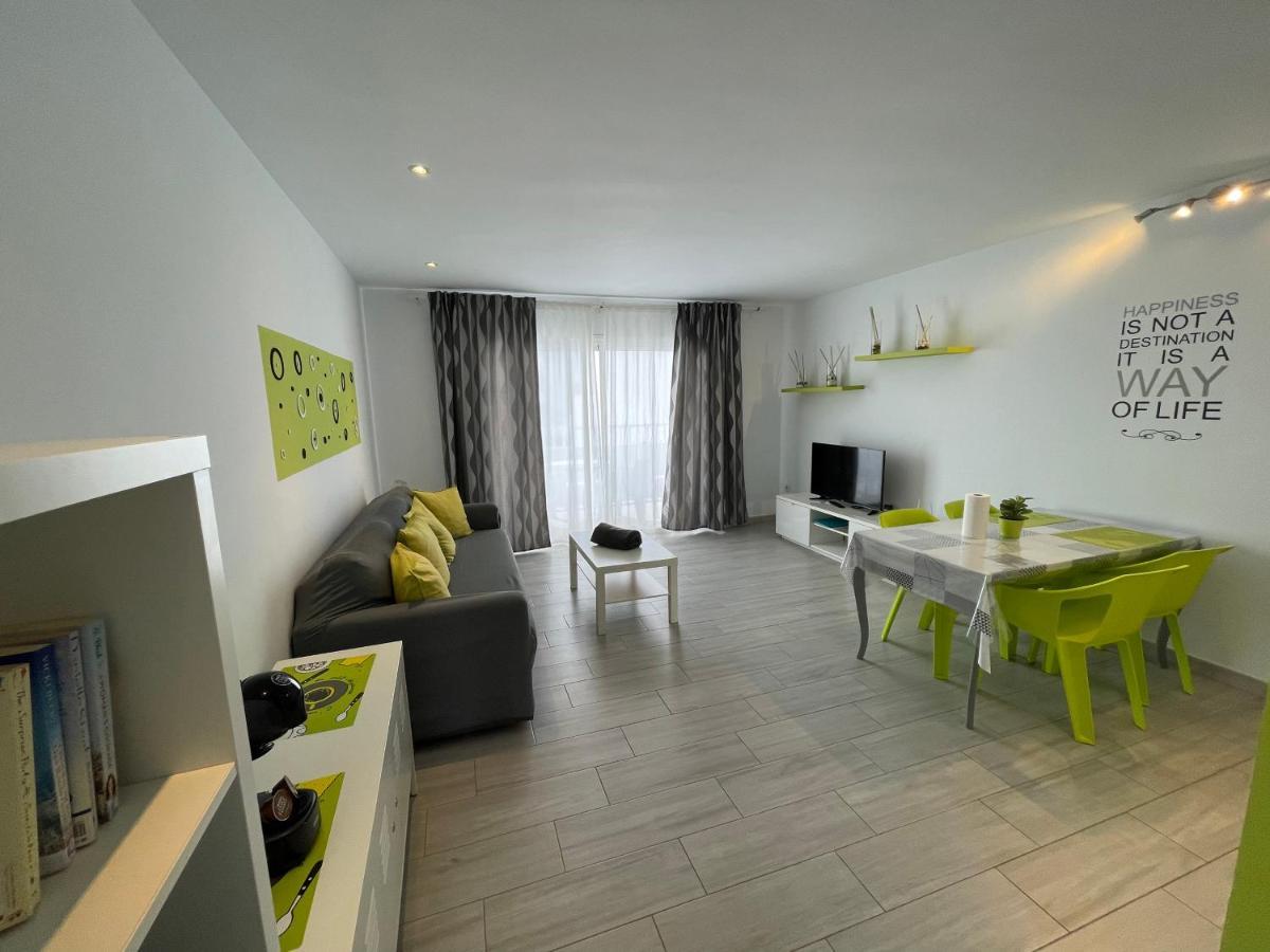 Pistachio Apartment 323 - Lanzarote Apartment Costa Teguise Buitenkant foto